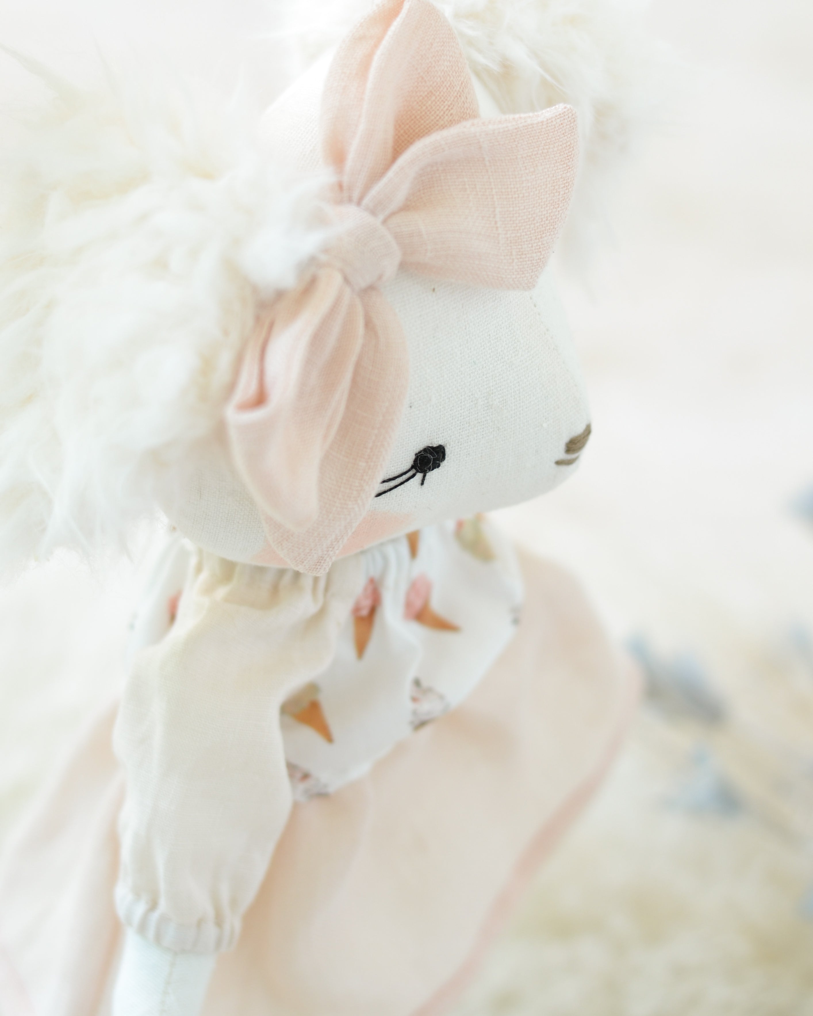 犬用ソフトトイ アルフォンスィーヌ ピンクアイスクリーム衣装