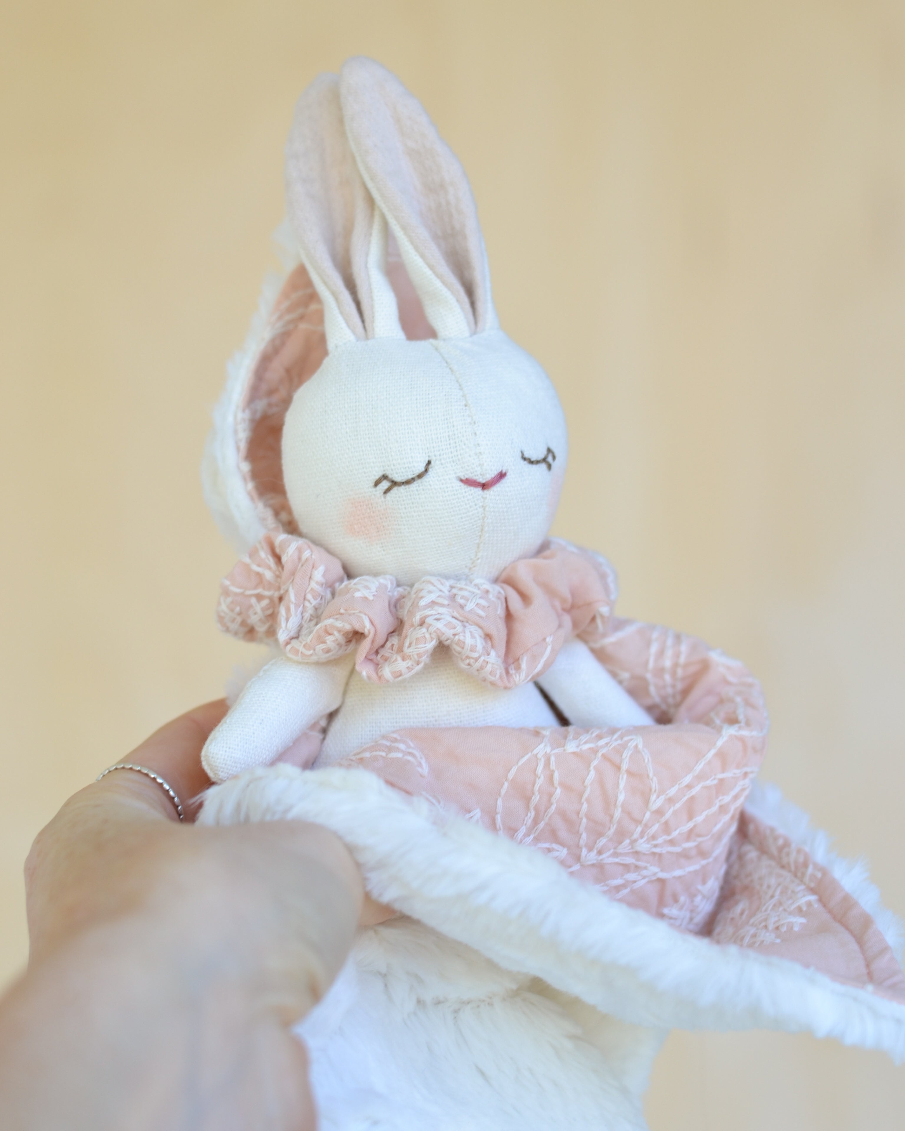 Lapin câlin doudou