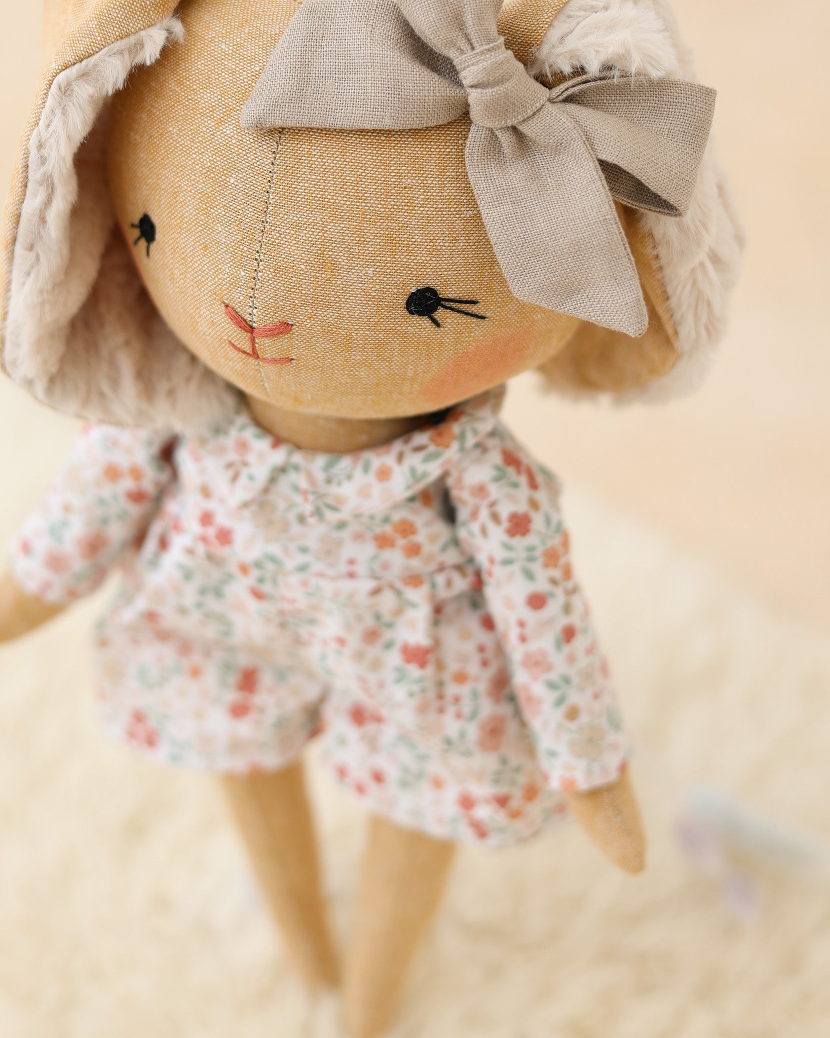 Mono floral Jeanne de peluche Bunny