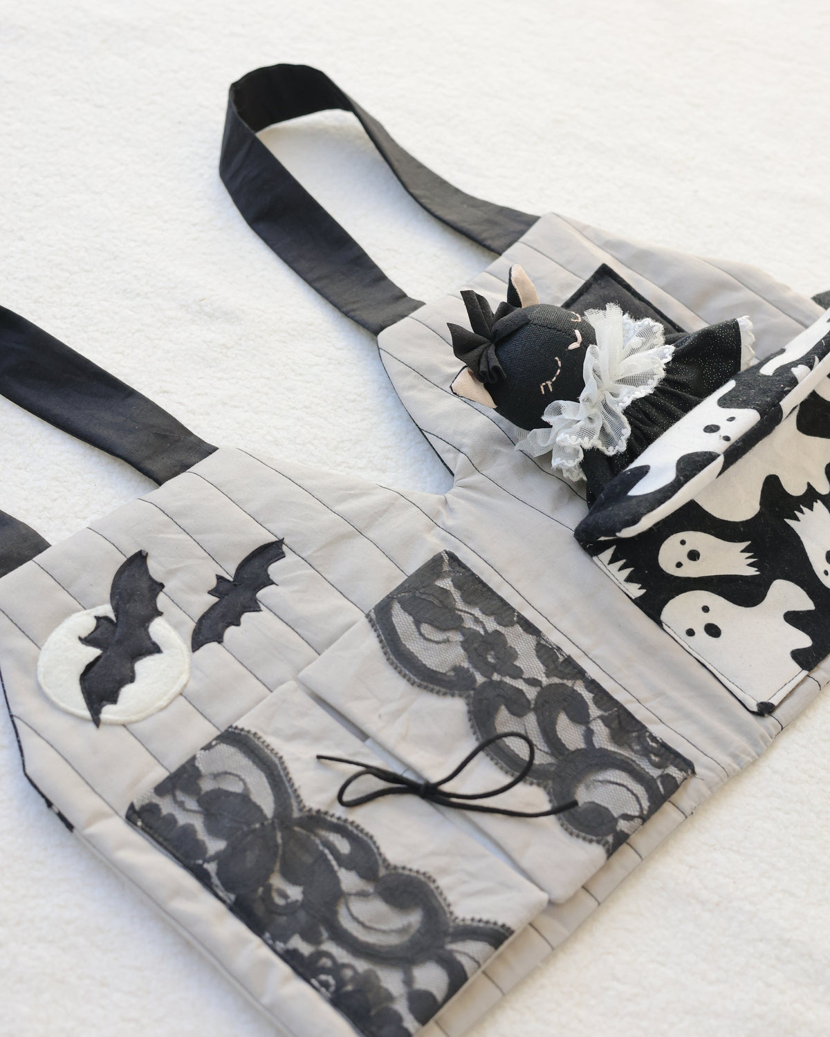 Haunted Dollhouse Play Bag · Halloween