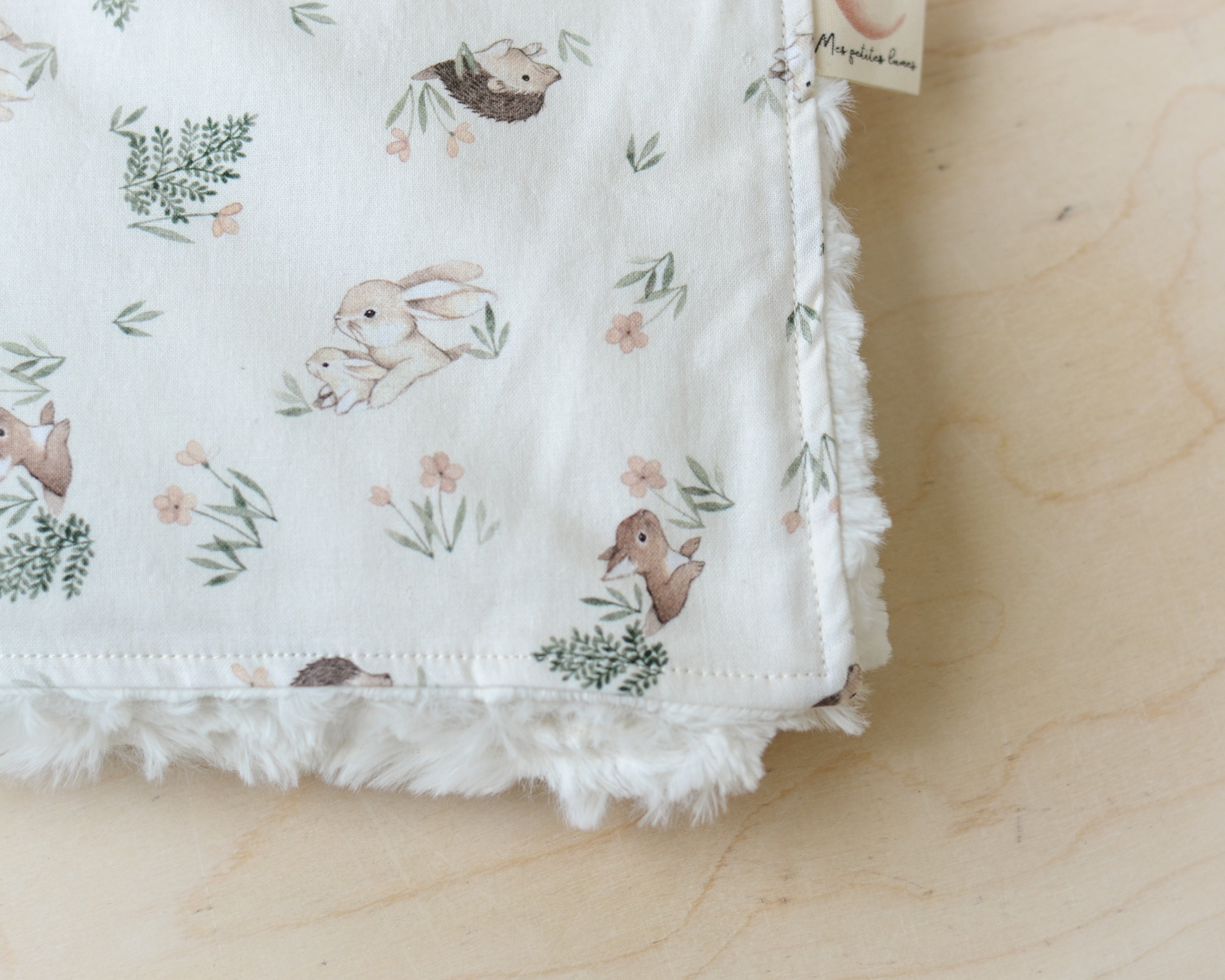 Conjunto de pelúcia coelho e cobertor Floresta Branca