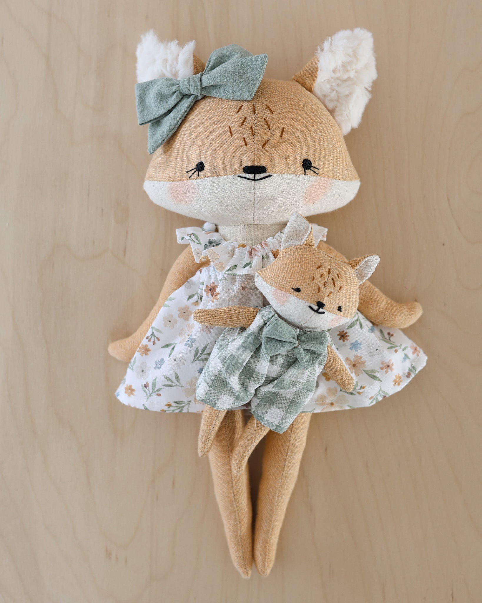 Poupée maman renard + bébé