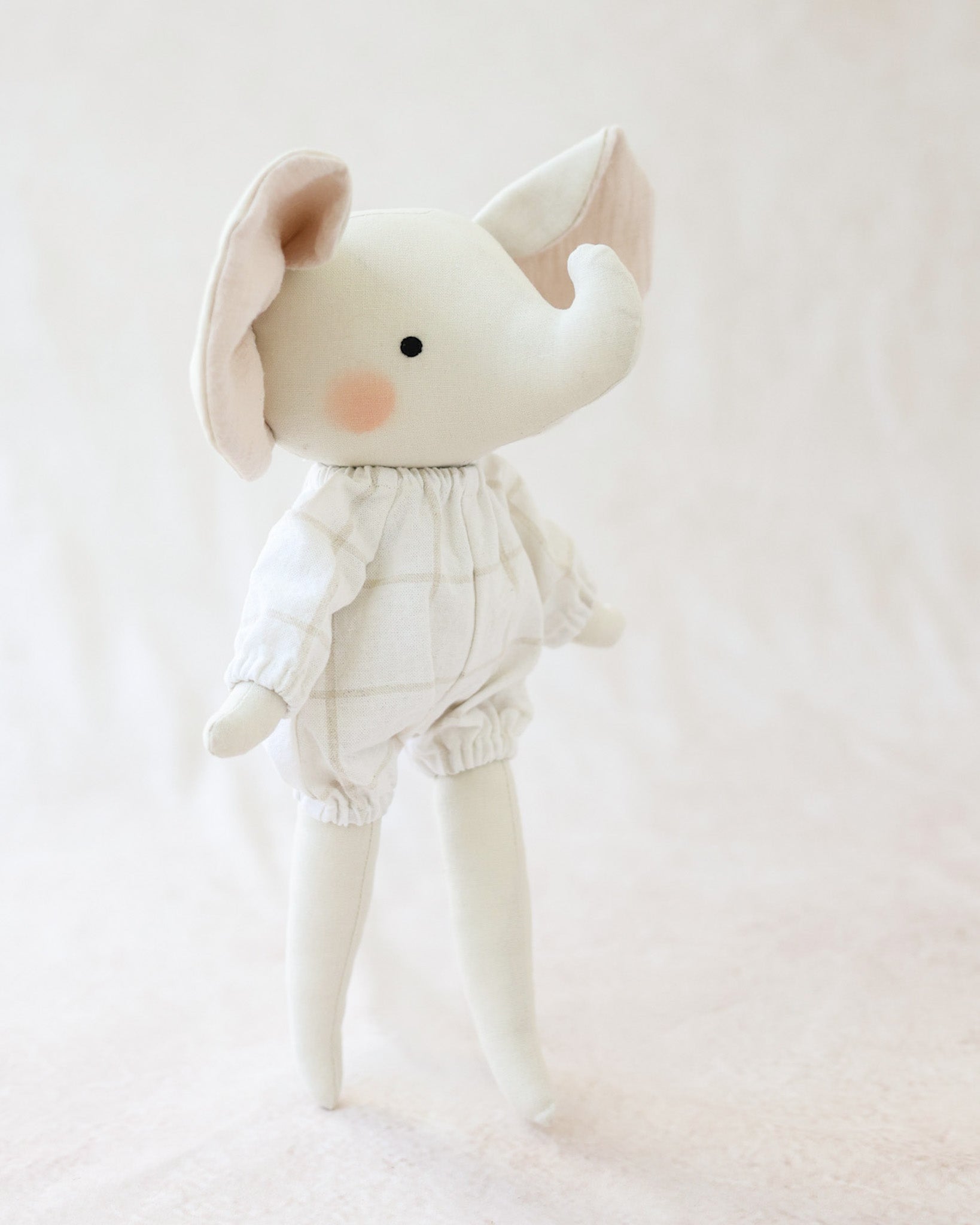 Poupée Peluche éléphant Henri combinaison vichy crème