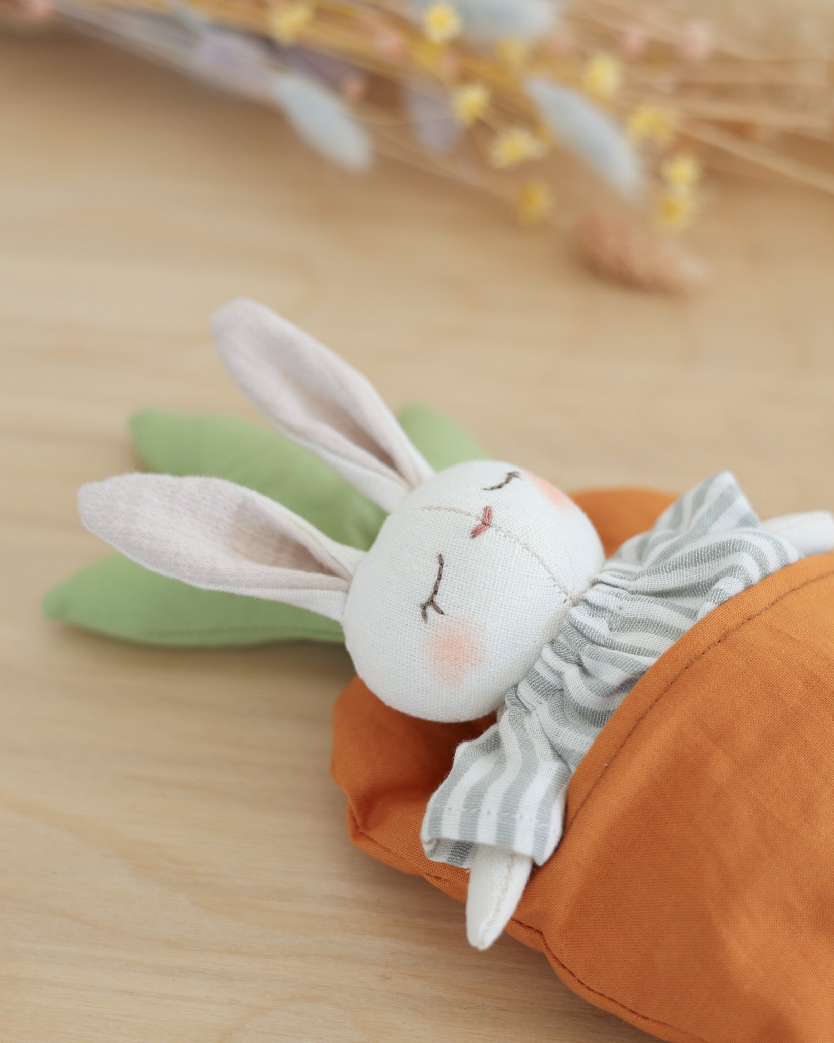 ミニバニー ジャノーとニンジン型ベッド