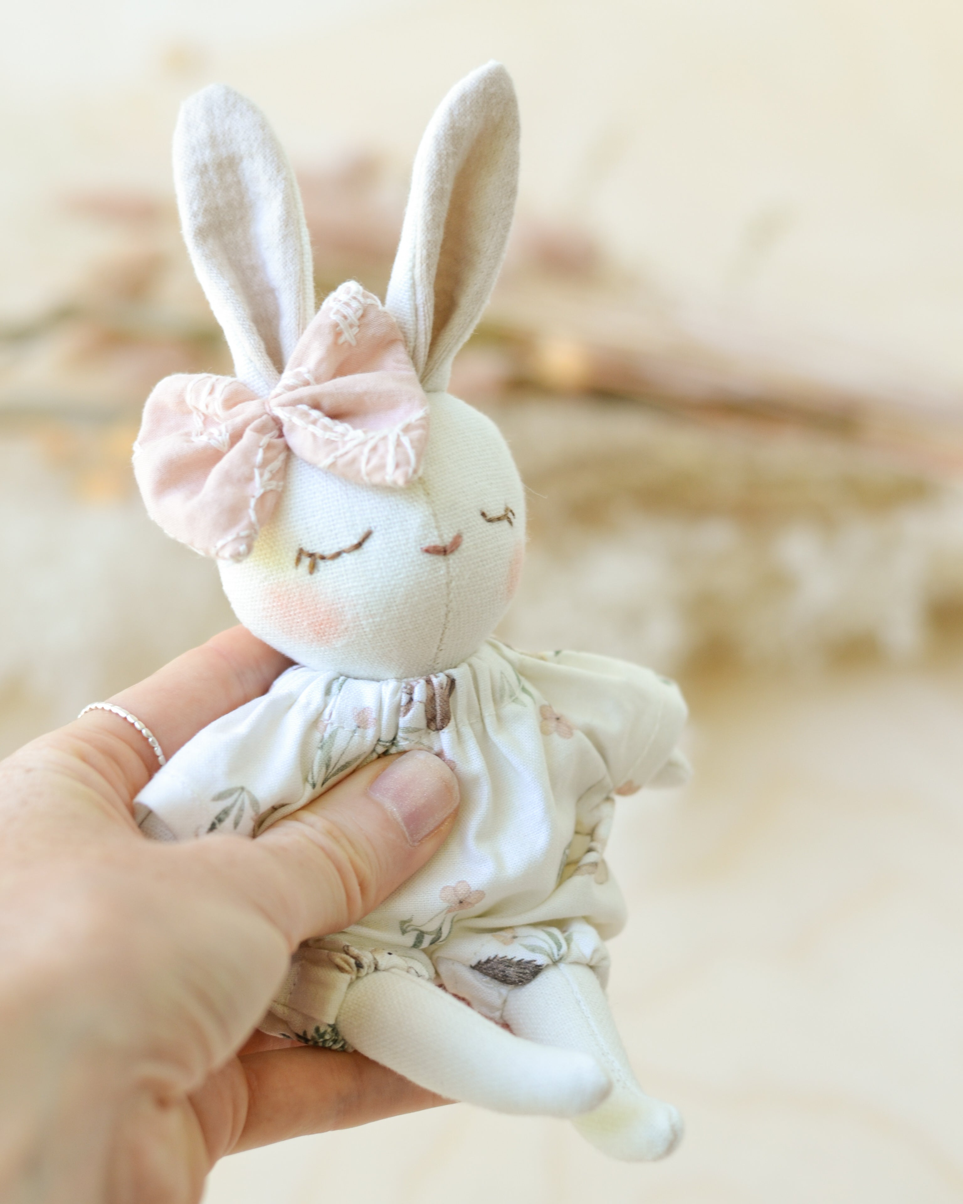 Patron de Couture - Mini poupée lapin et un lit carotte