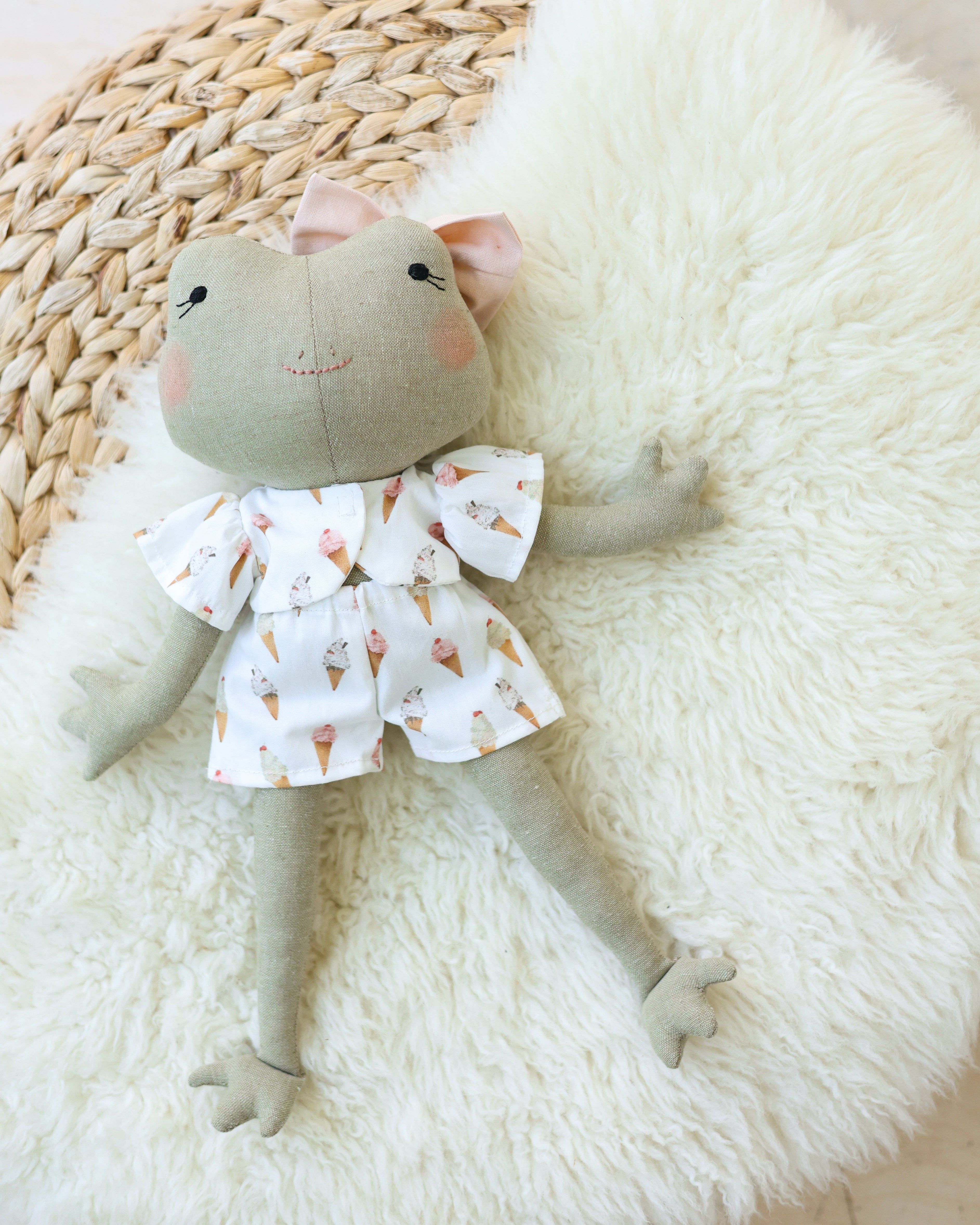 Frog Soft Toy Ice Cream Outfit