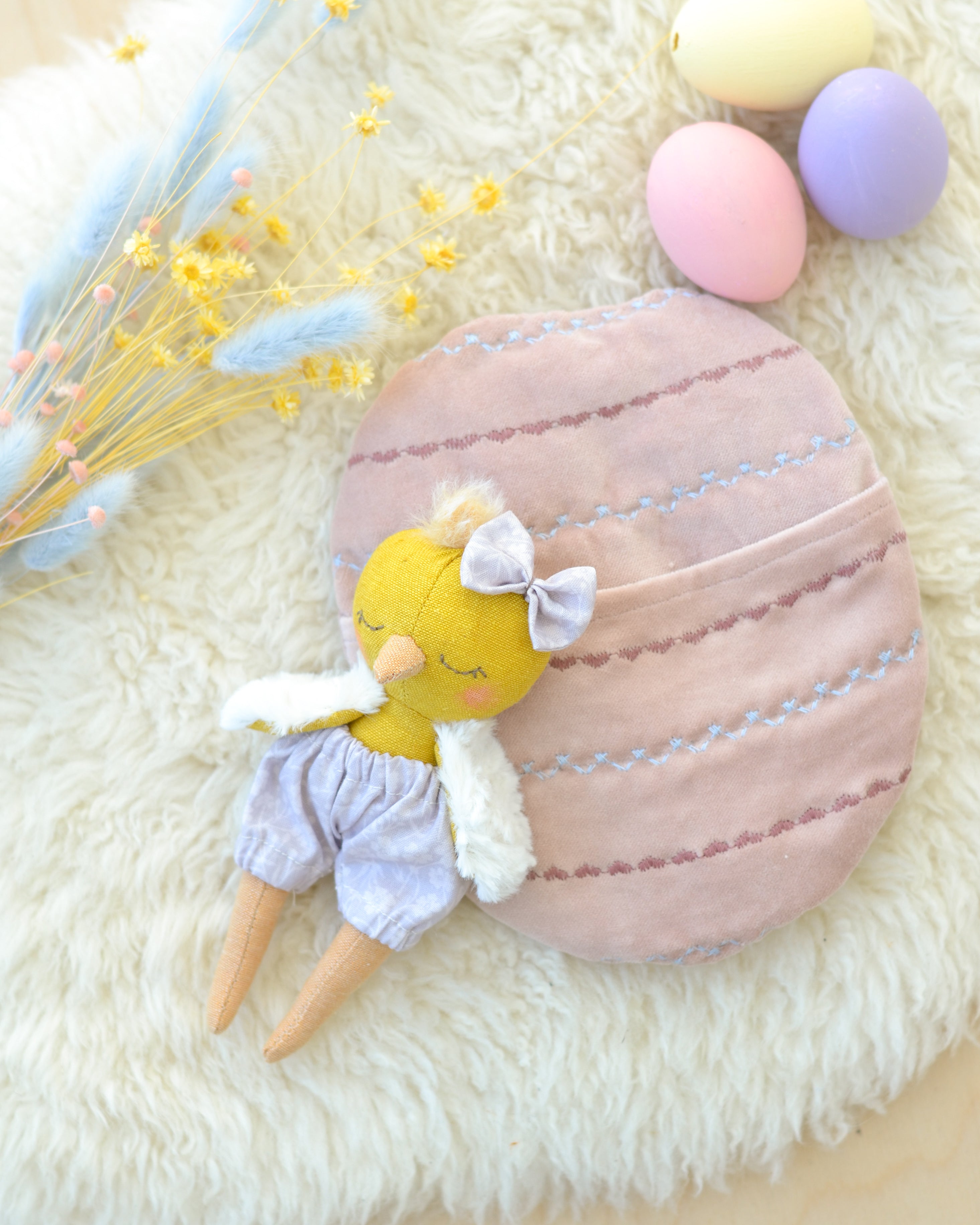 Mini Chick and Easter Egg-shaped Bed cotton velvet